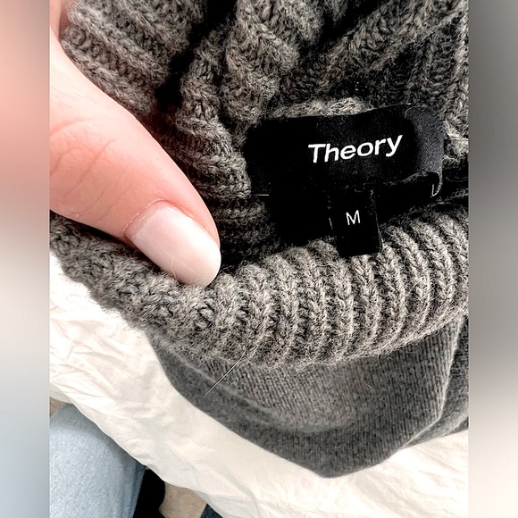 Theory Wool Cashmere Wide Sleeve Turtleneck - Grey [M] - Picture 4 of 4